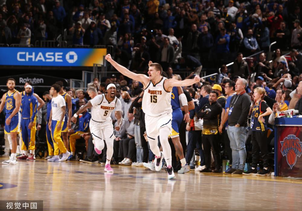 许多球员迎 许多球员迎