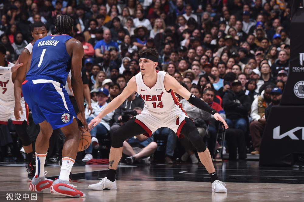 在少一人的 在少一人的